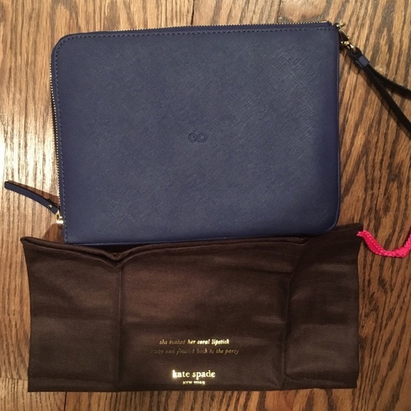 Kate Spade iPhone charging large navy clutch NEW - Picture 5 of 6